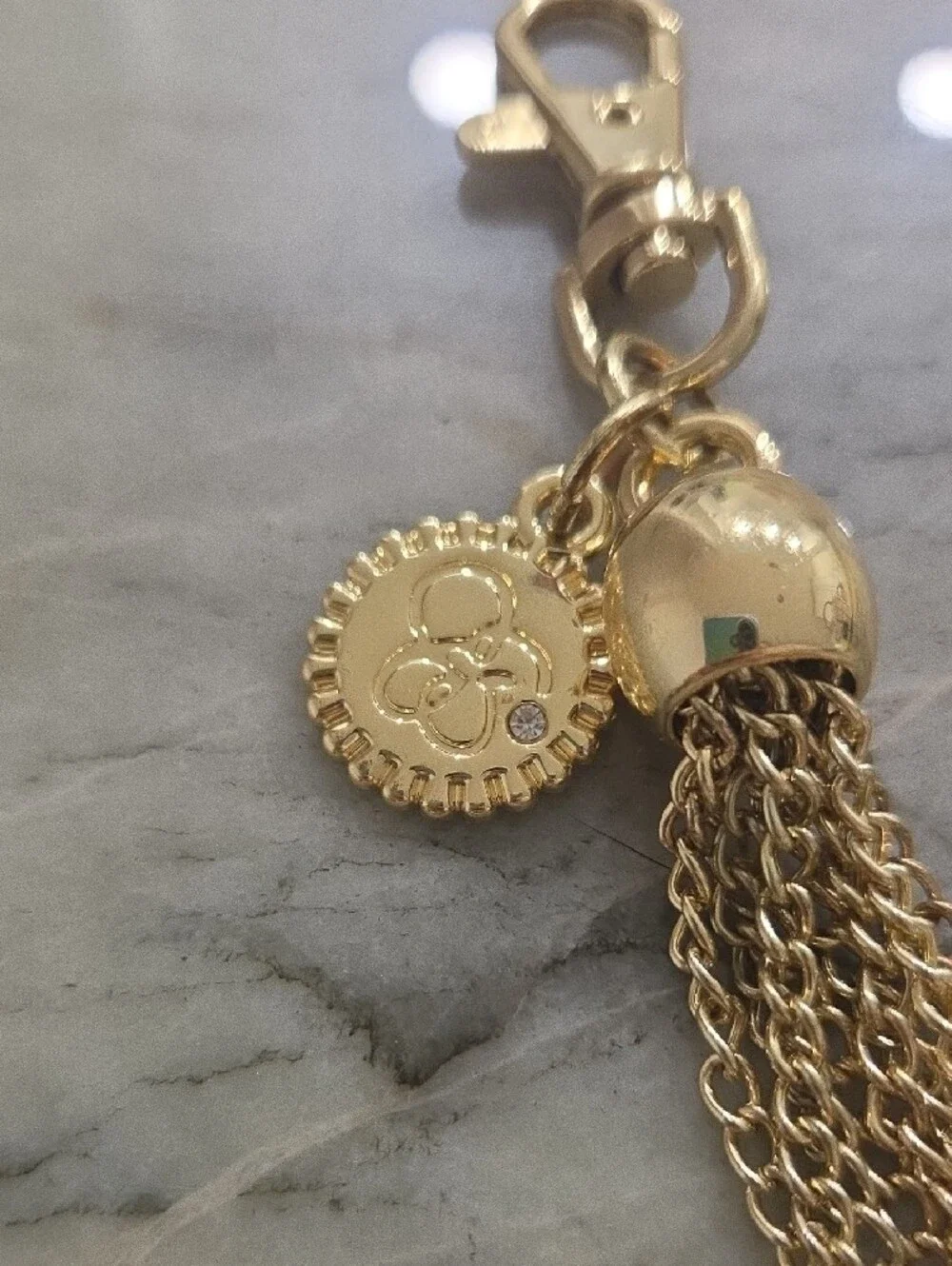 N/A elegant gold